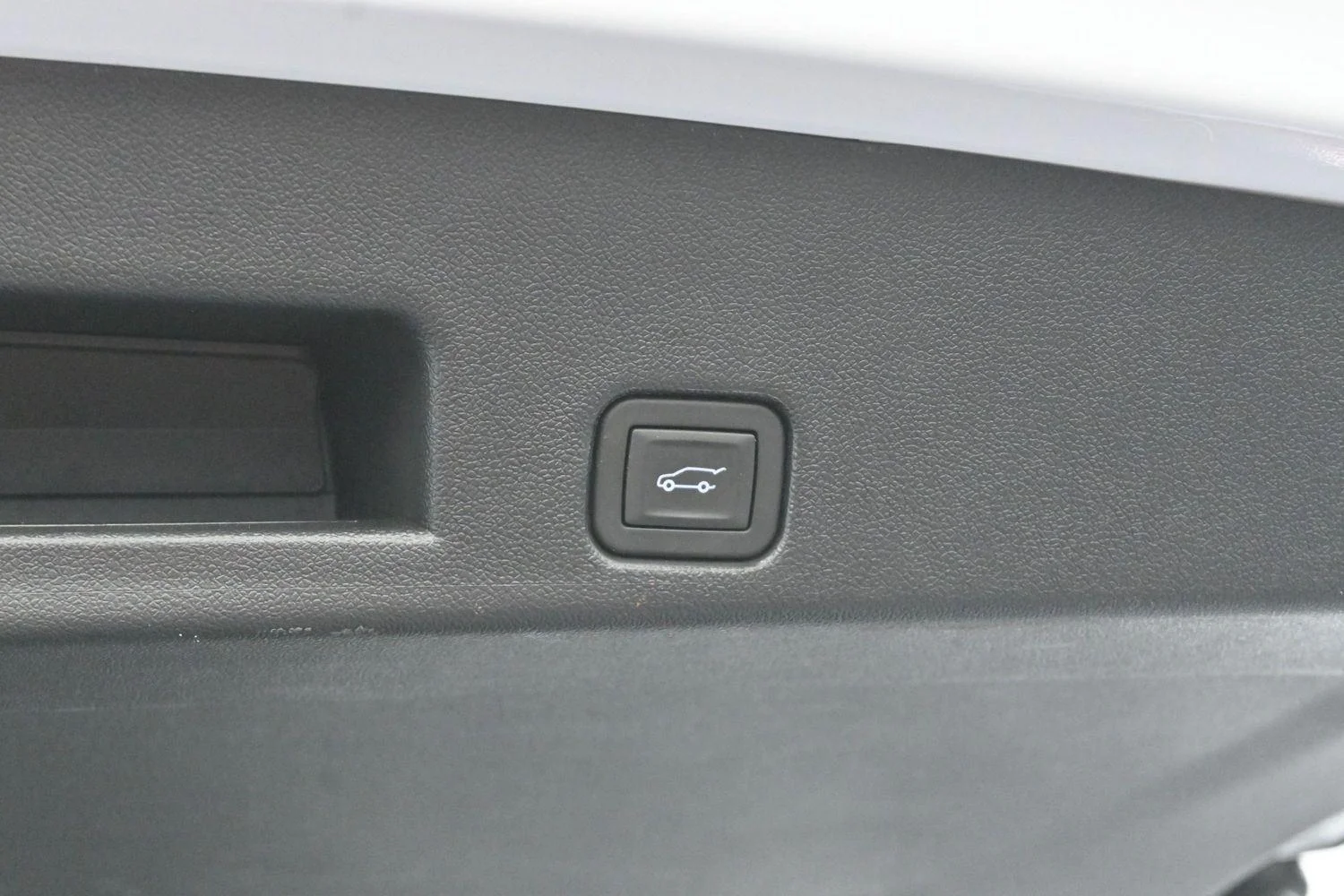 Used 2026 Summit White GMC Elevation image 10