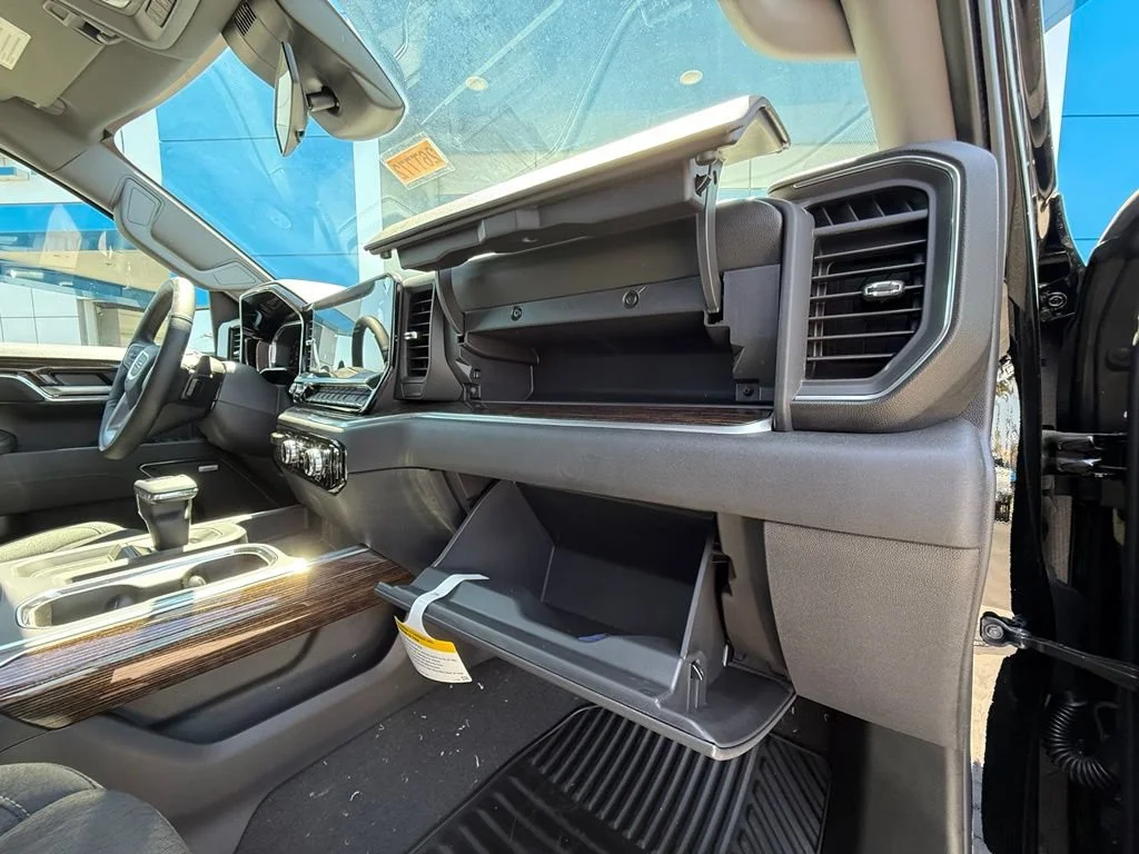 New 2026 Onyx Black GMC Elevation image 16