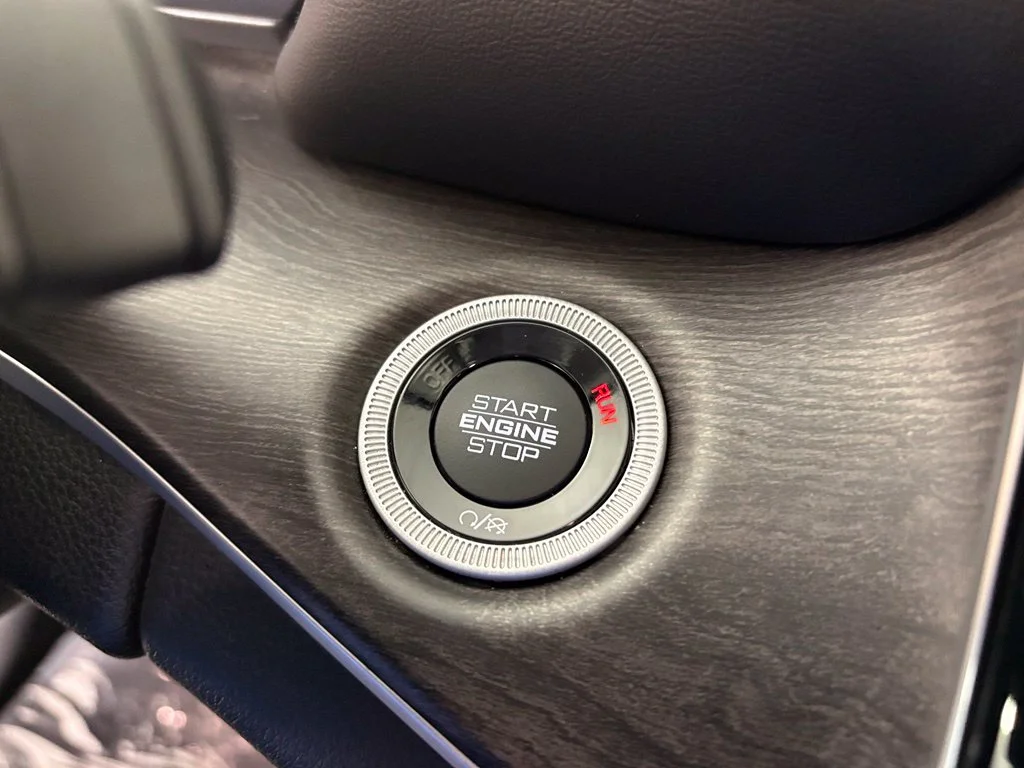 Used 2022 Black Jeep Limited image 22