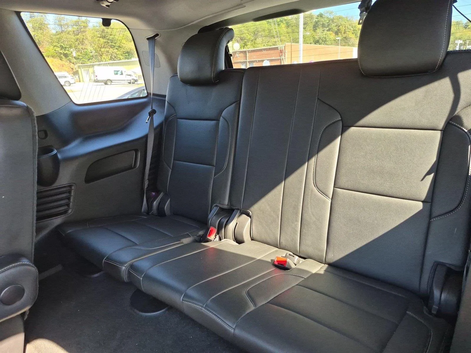 Used 2018 Silver Ice Metallic Chevrolet Premier image 33