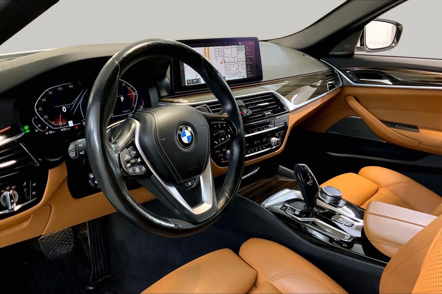 Used 2022 Alpine White BMW 540i xDrive image 17