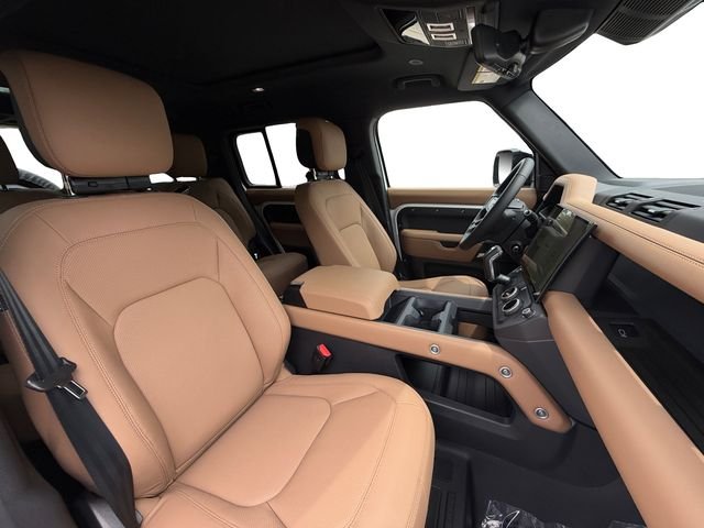New 2026 Fuji White Land Rover X-Dynamic SE image 16