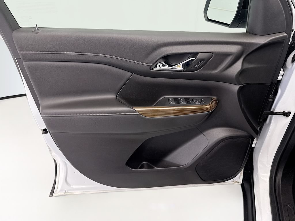 Used 2023 Summit White GMC SLE image 23