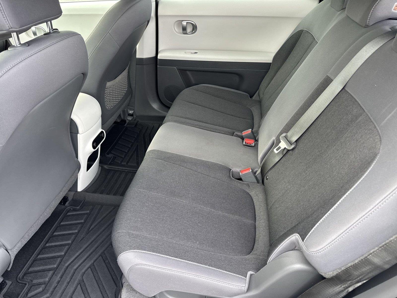 Used 2024 Gray Hyundai SEL image 30