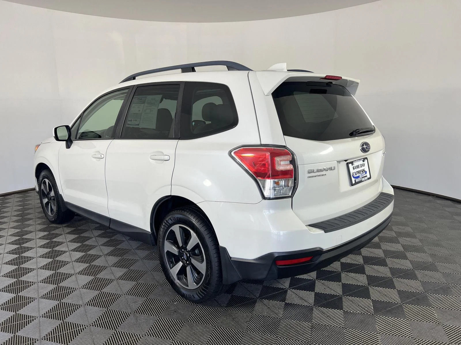 Used 2018 Crystal White Pearl Subaru Premium image 5