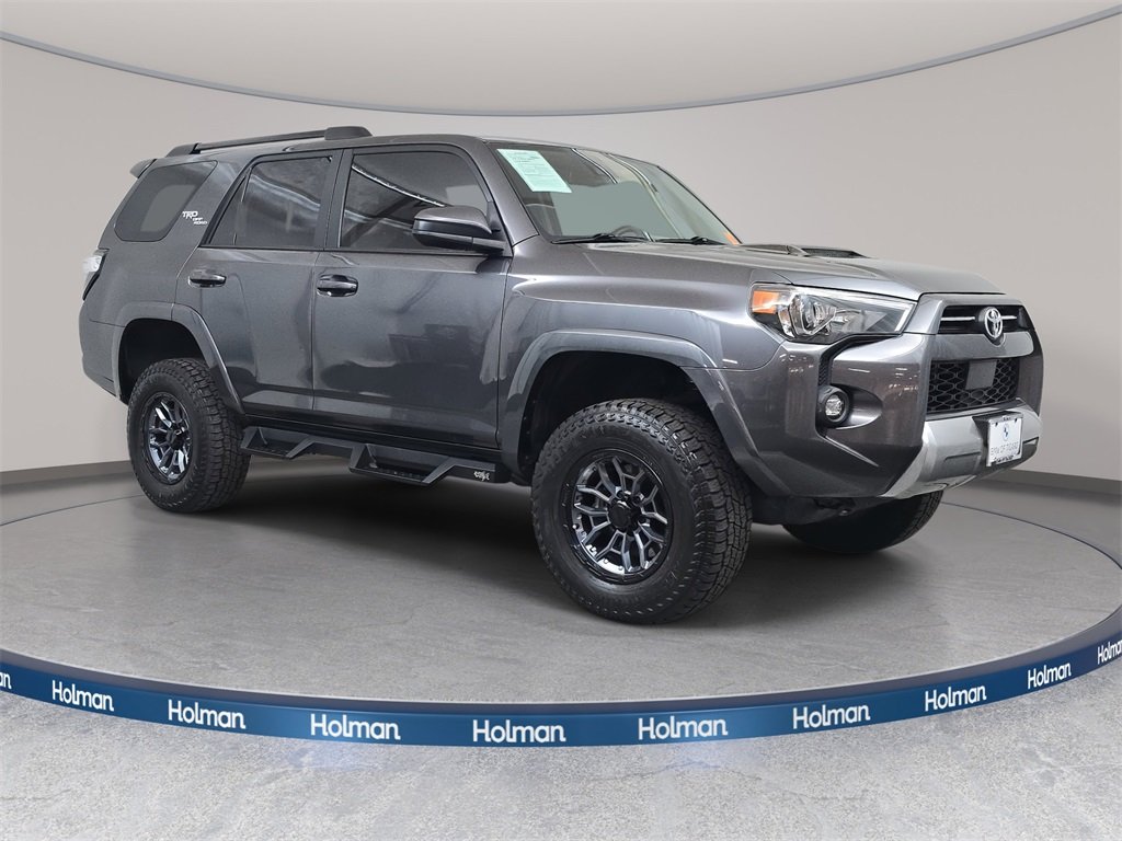 2022 Toyota 4Runner TRD Off-Road photo 3