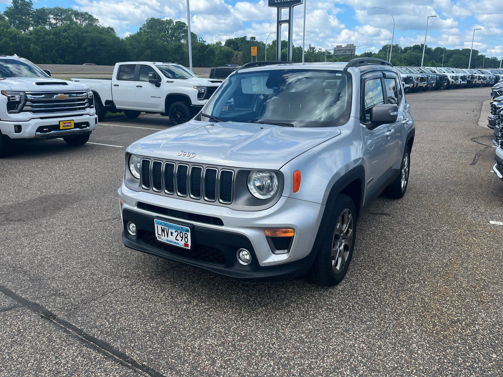 Used 2019 Glacier Metallic Jeep Limited image 7
