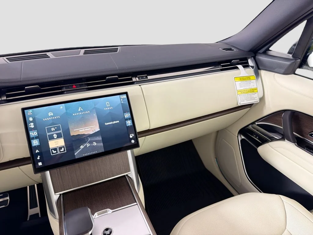 New 2026 Santorini Black Land Rover SE image 25