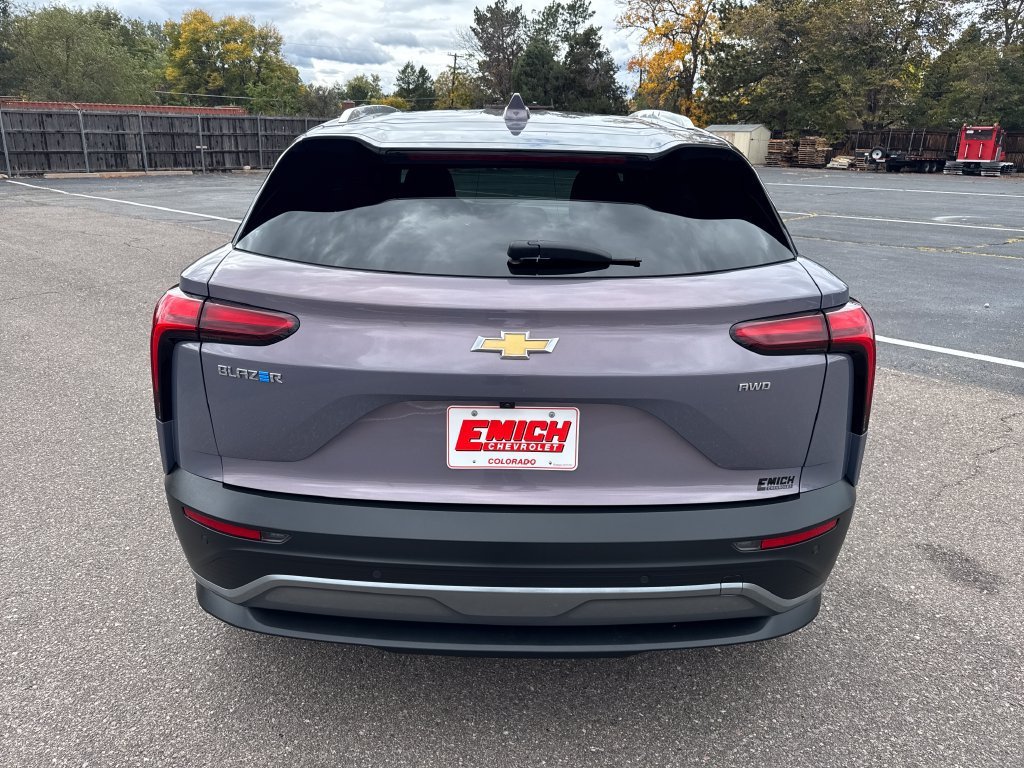 Used 2024 Galaxy Gray Metallic Chevrolet LT image 4