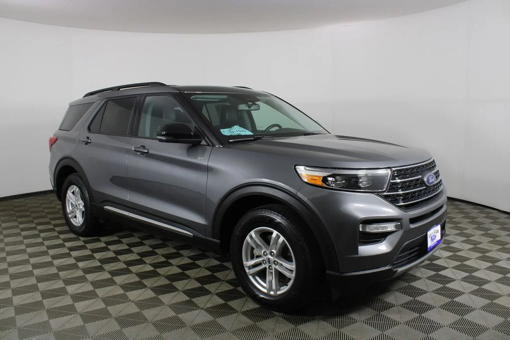 2023 Ford Explorer XLT 4WD's photo