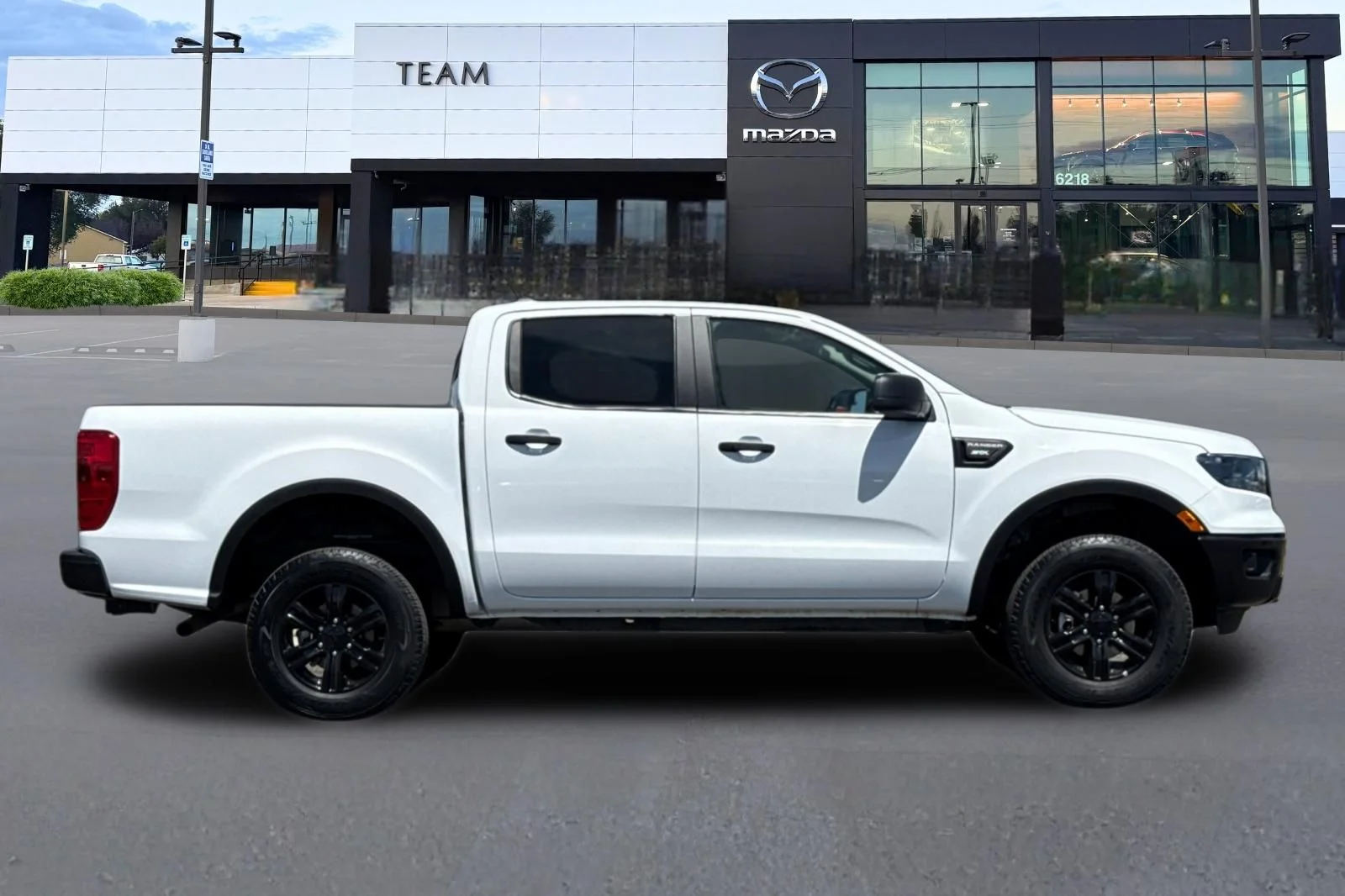 Used 2022 White Ford XL image 3