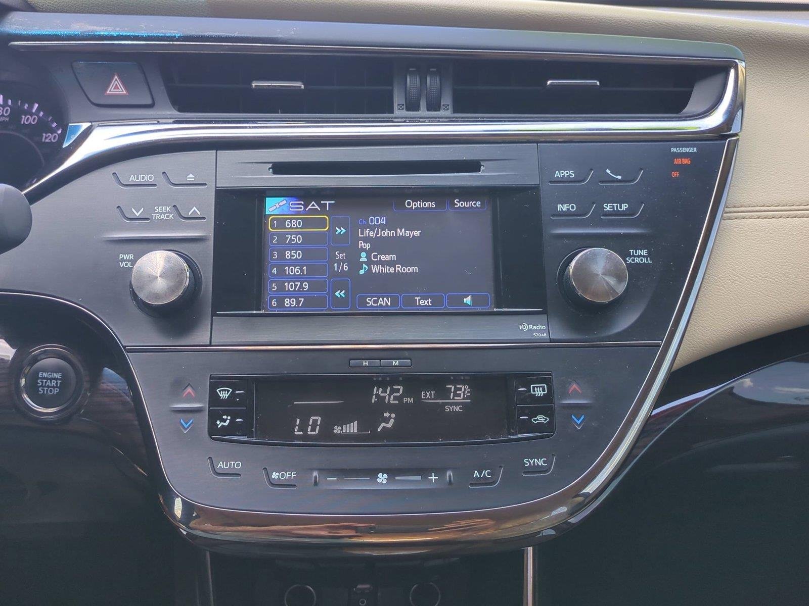 Used 2013  Toyota XLE Touring image 23