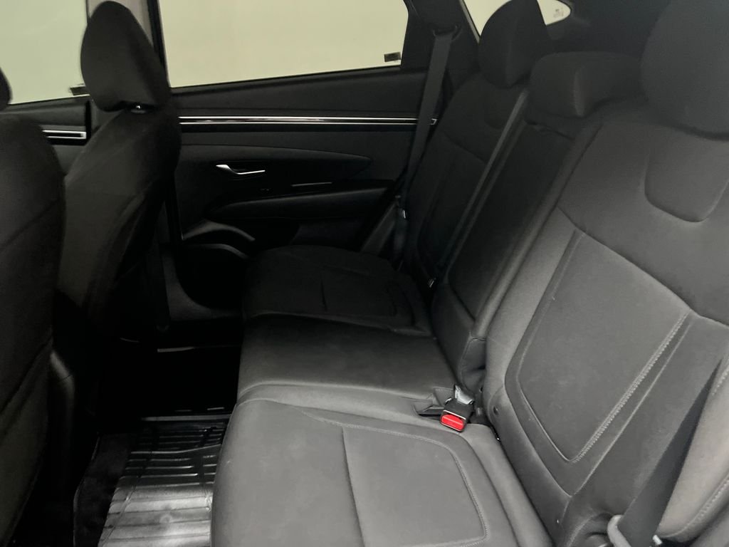 Used 2024 Black Hyundai SE image 13