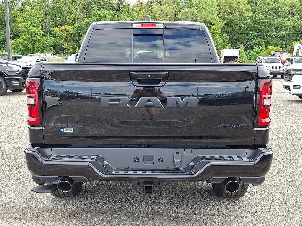 New 2027 Diamond Black Crystal Pearl-Coat Exterior Paint RAM Big Horn image 7