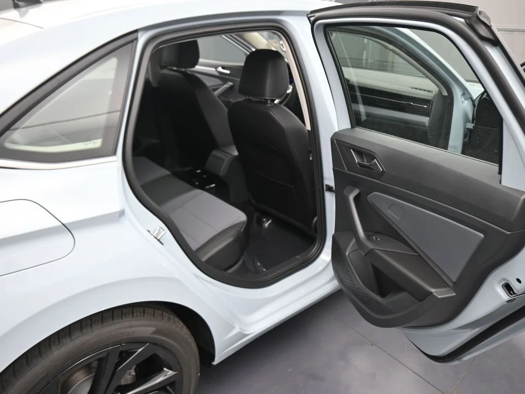 2026 Volkswagen Jetta SE - Photo 40