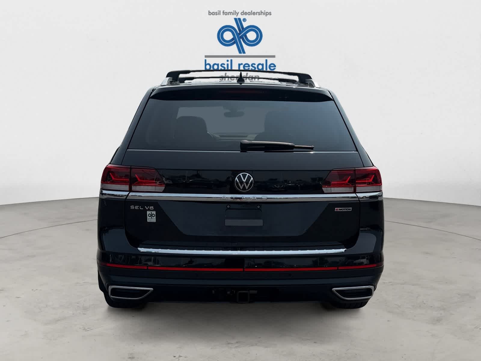 Used 2021 Deep Black Pearl Volkswagen 3.6L V6 SEL image 5