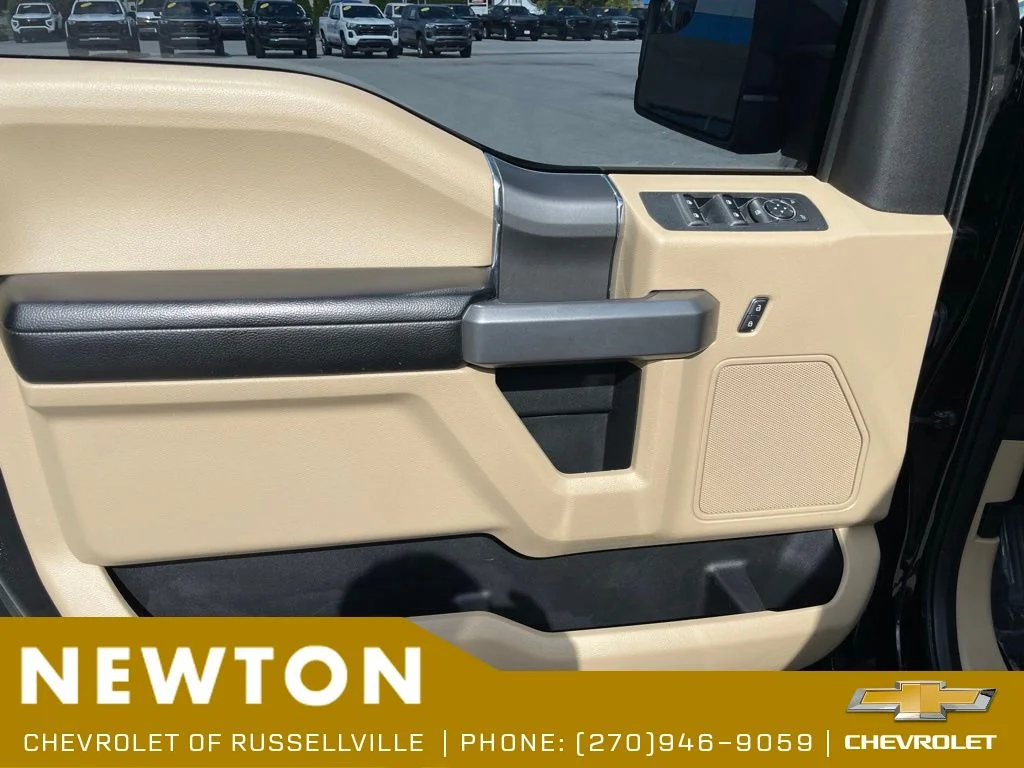 Used 2018 Shadow Black Ford XLT image 7