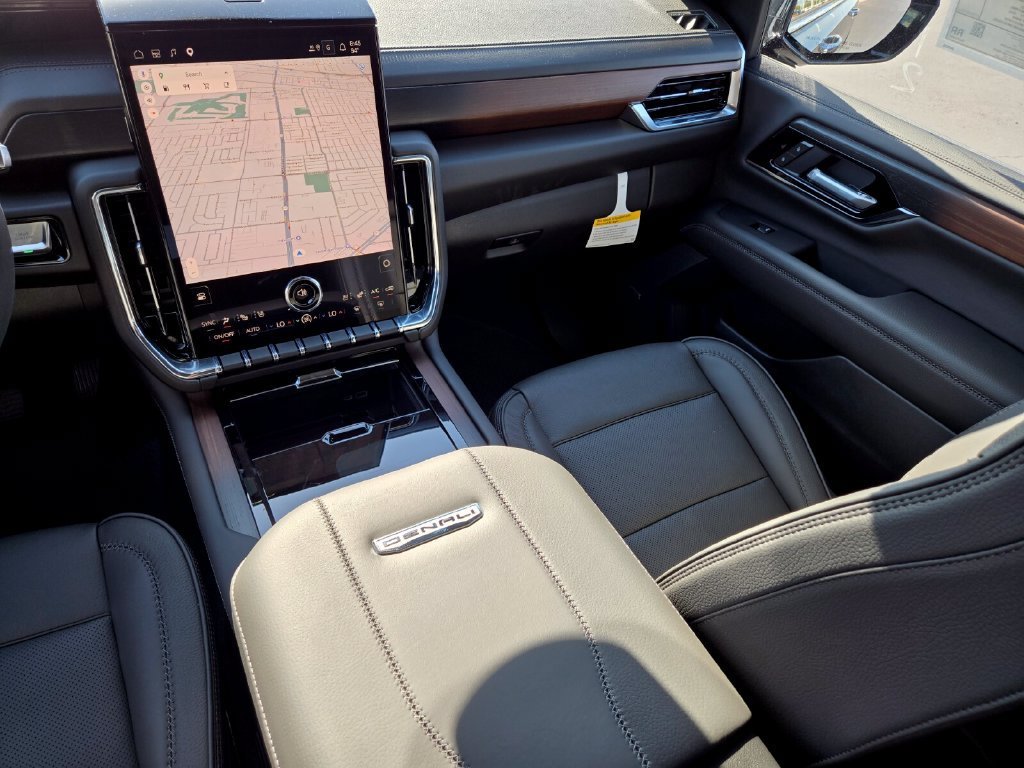 2026 GMC Yukon Denali - Photo 12