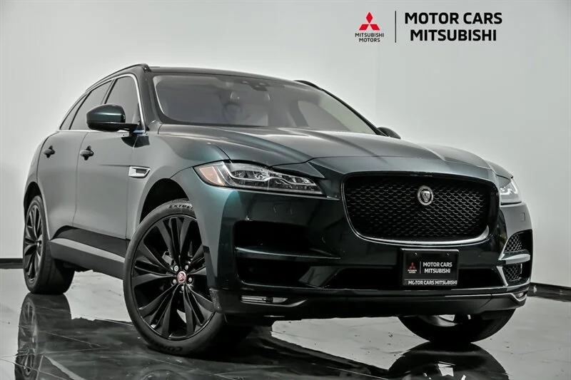 2018 Jaguar F-PACE 30t Portfolio AWD's photo