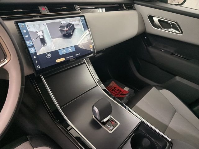 New 2026 Arroios Grey Land Rover Dynamic SE image 36