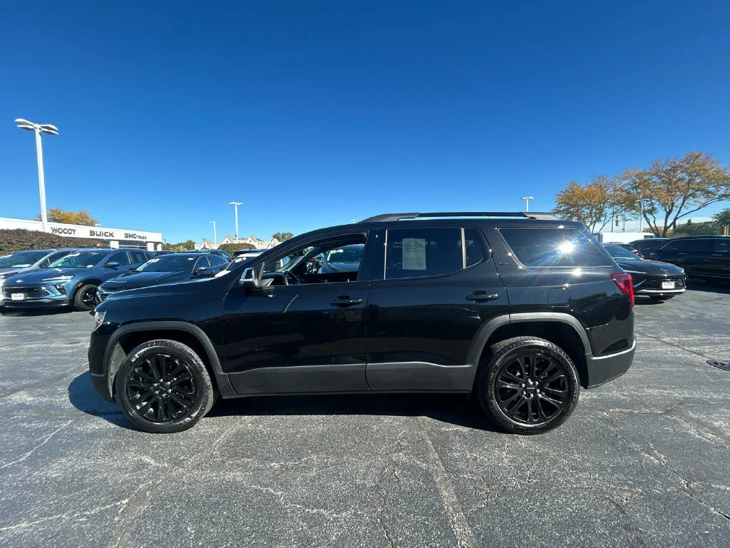 2023 GMC Acadia SLT - Photo 11