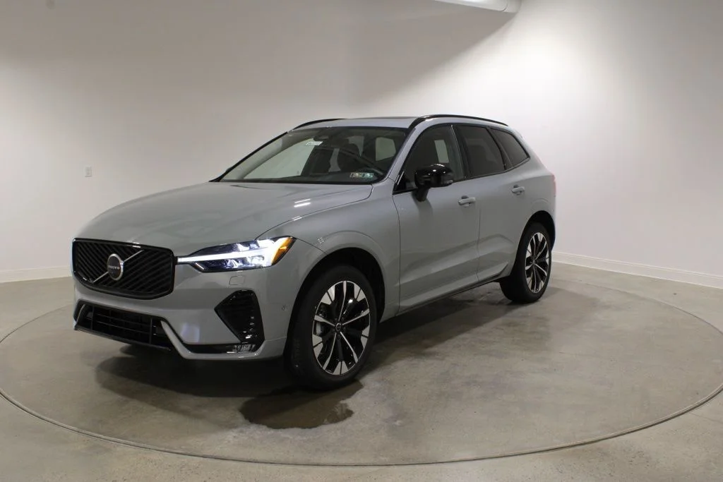 2026 Volvo XC60 B5 Plus Dark AWD's photo