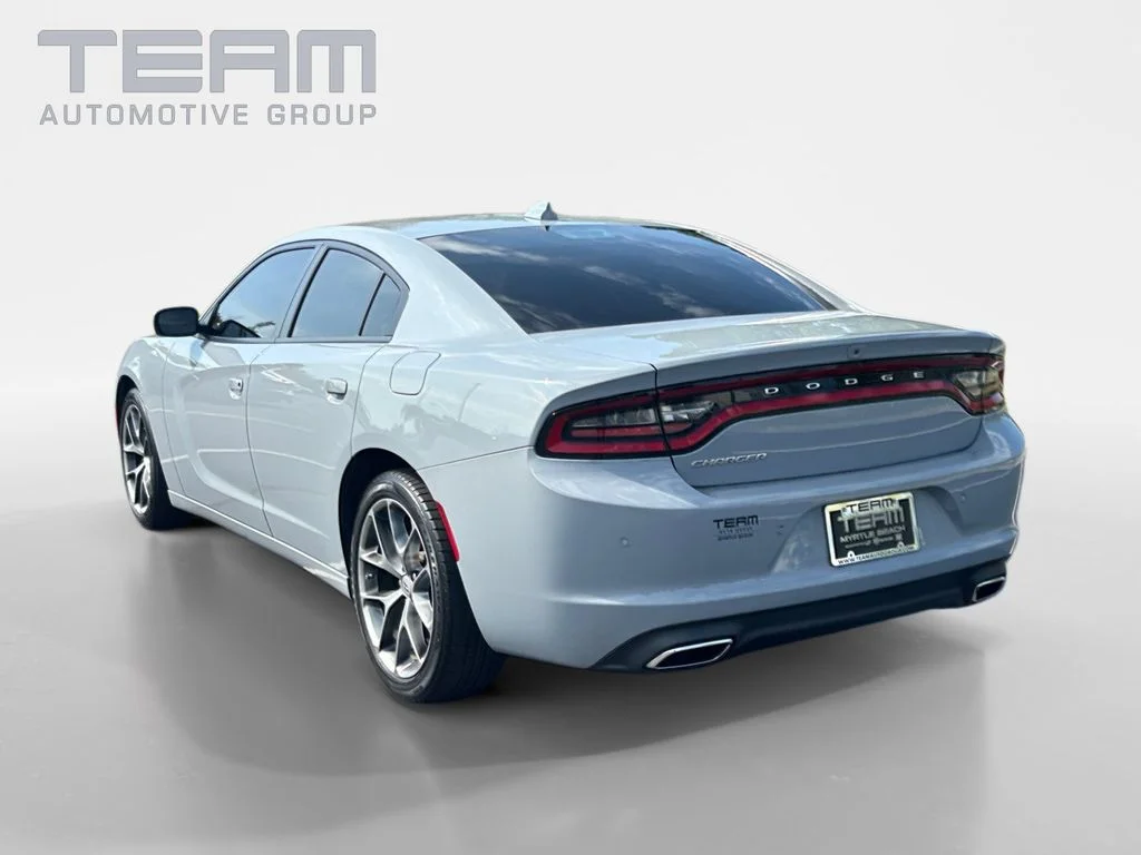 Used 2022 Gray Dodge SXT image 5