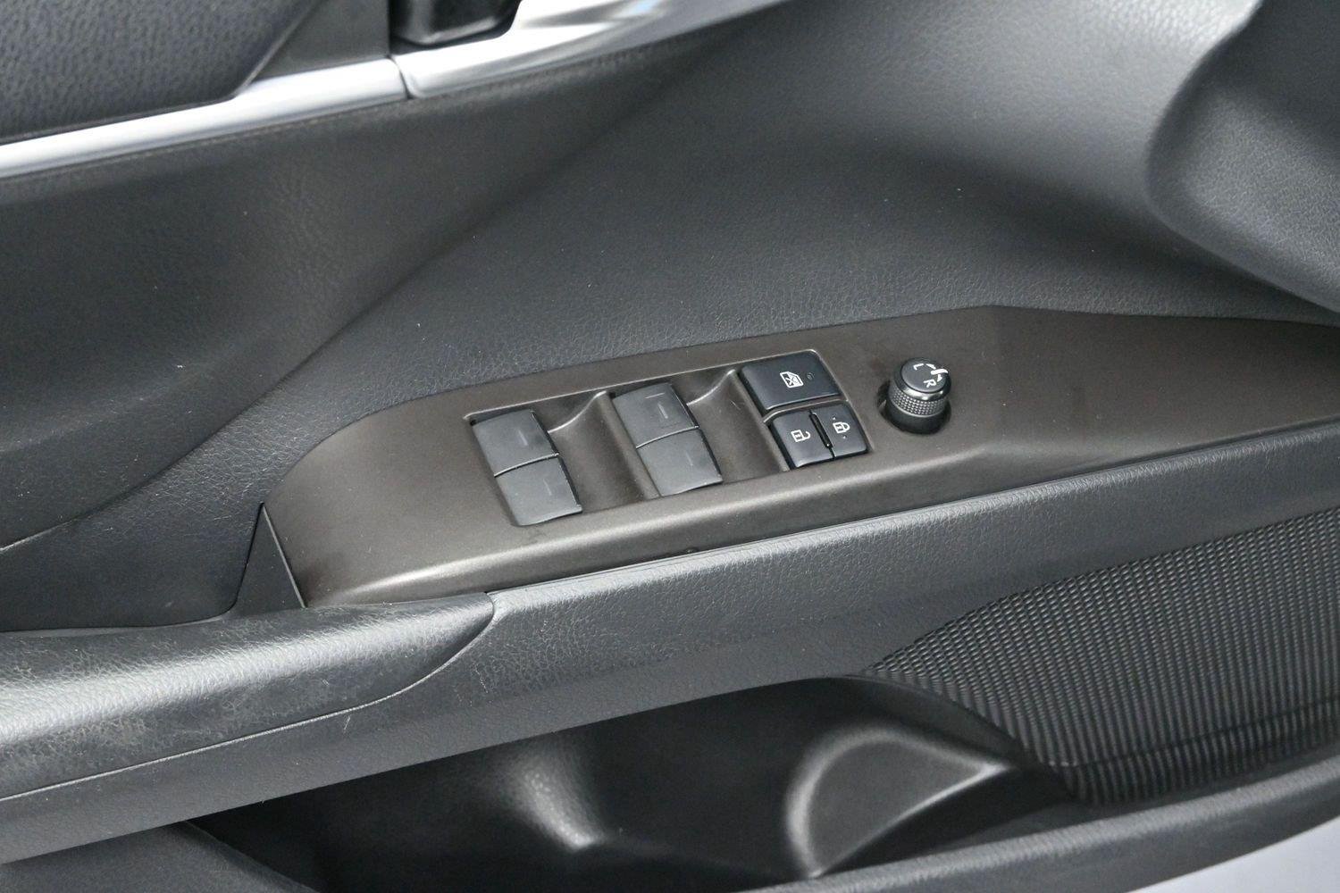Used 2021 Midnight Black Metallic Toyota SE image 10