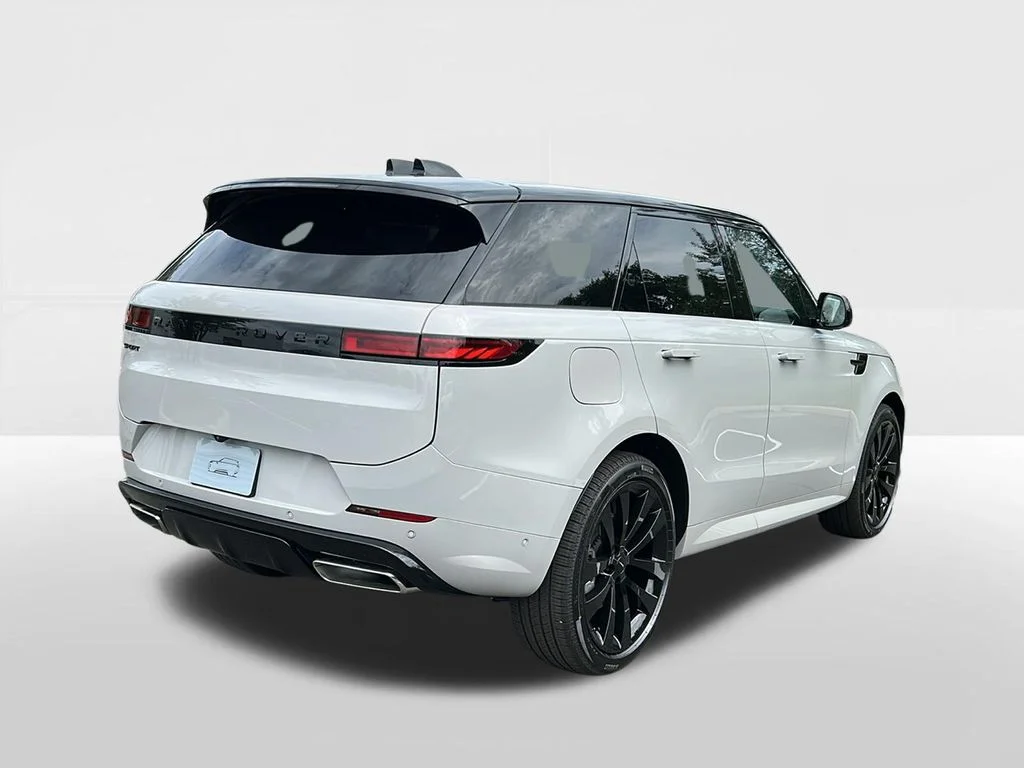 New 2027 Borasco Grey LAND ROVER Dynamic SE image 4