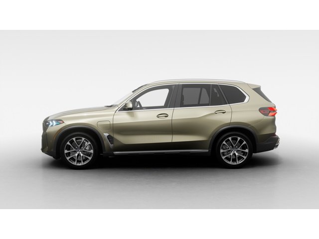 New 2026 Manhattan Green Metallic BMW xDrive50e image 4