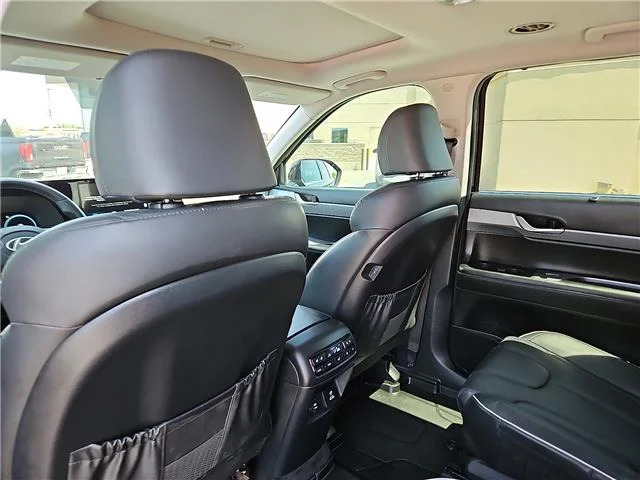 Used 2025 Sierra Burgundy Hyundai SEL Premium Front-Wheel Drive image 9