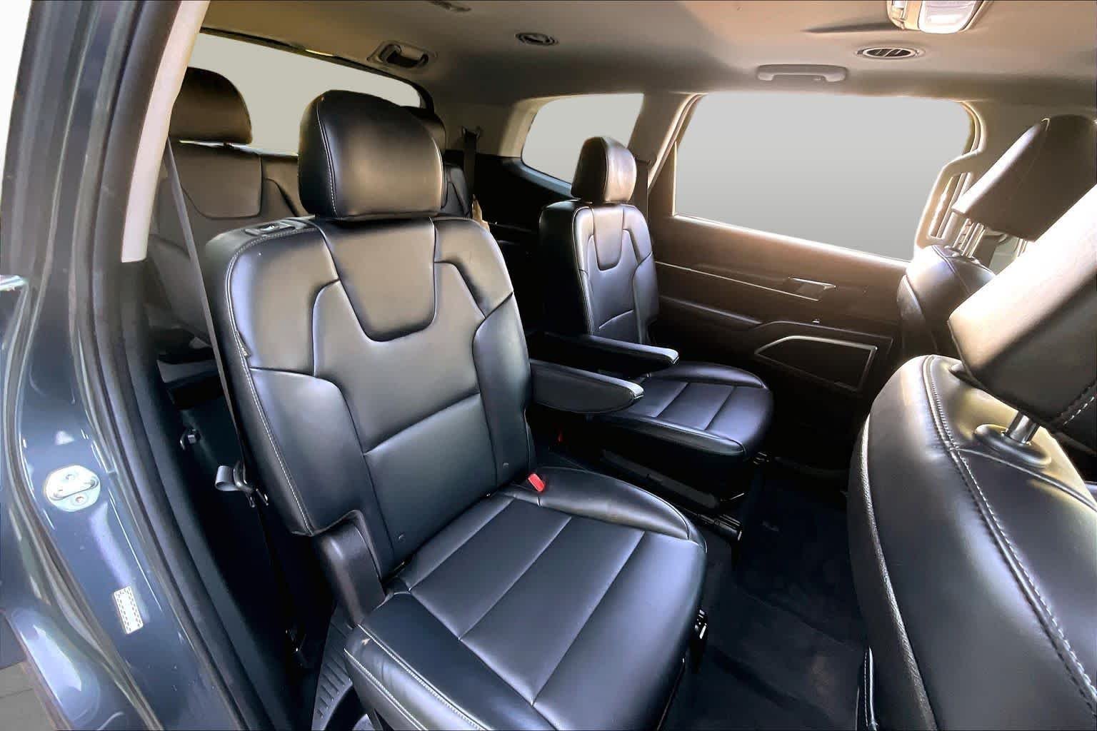 Used 2024 Gravity Gray Kia S image 18