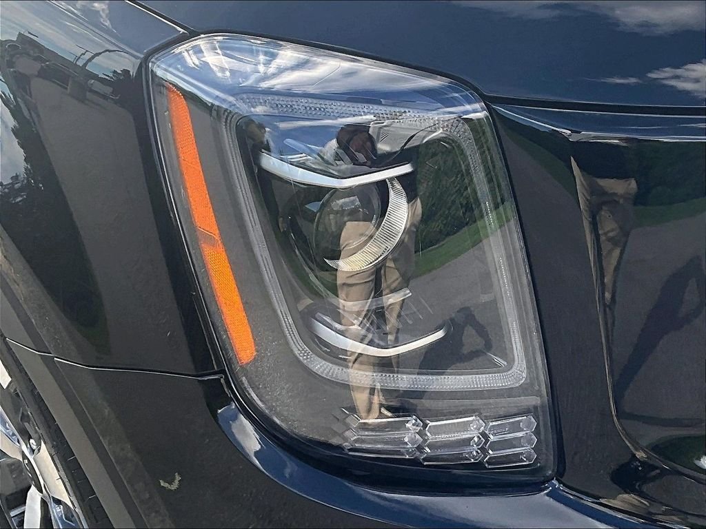 Used 2020 Black Kia S image 34