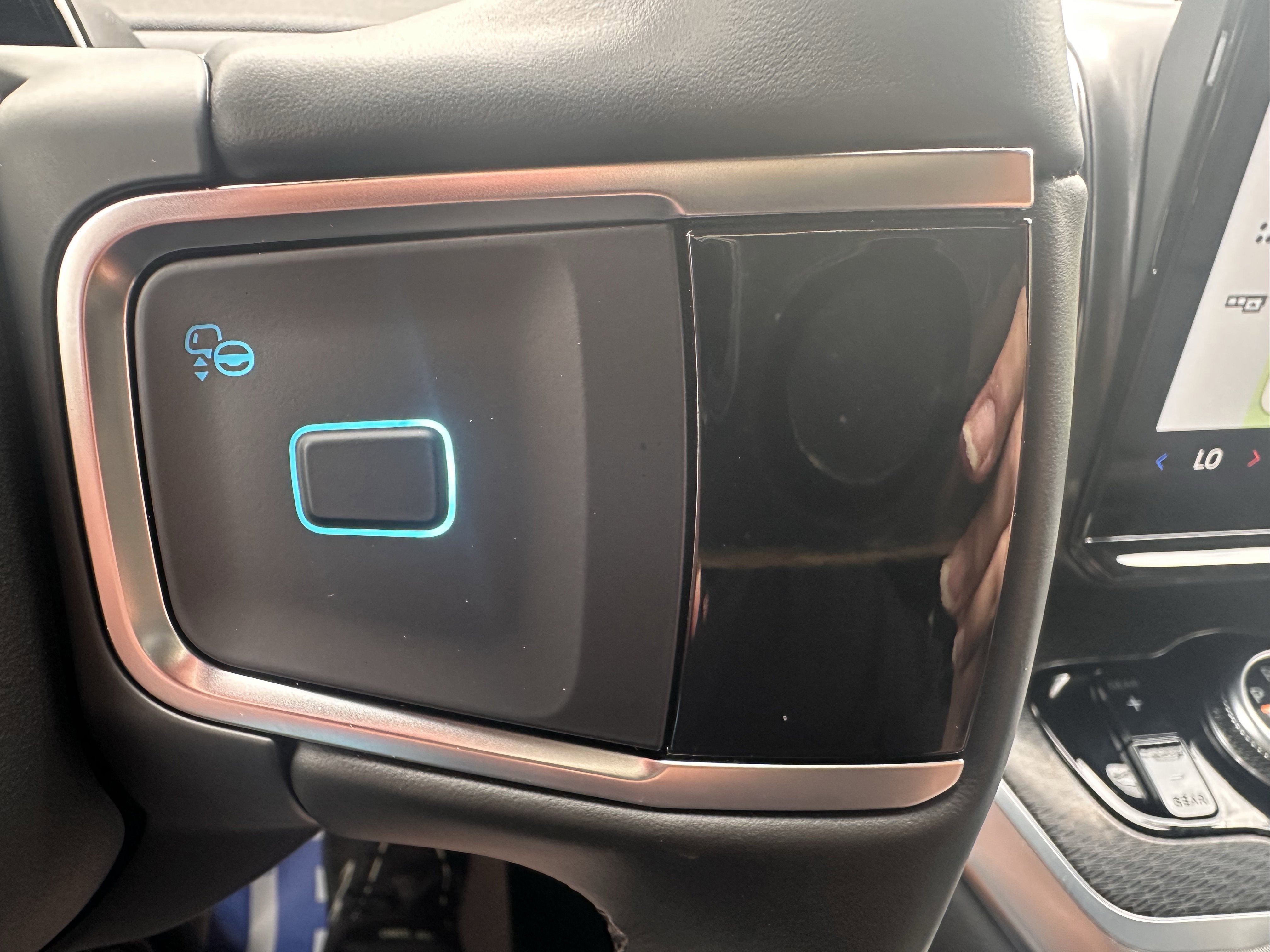 New 2026 Glacier Gray Metallic Tri-Coat Ford MAX Platinum® image 22