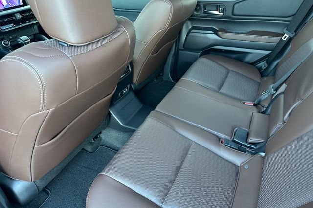 2026 Toyota Land Cruiser Land Cruiser 1958 - Photo 13