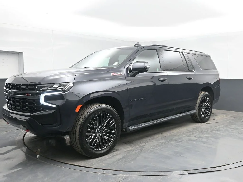 Used 2022 Gray Chevrolet Z71 image 6