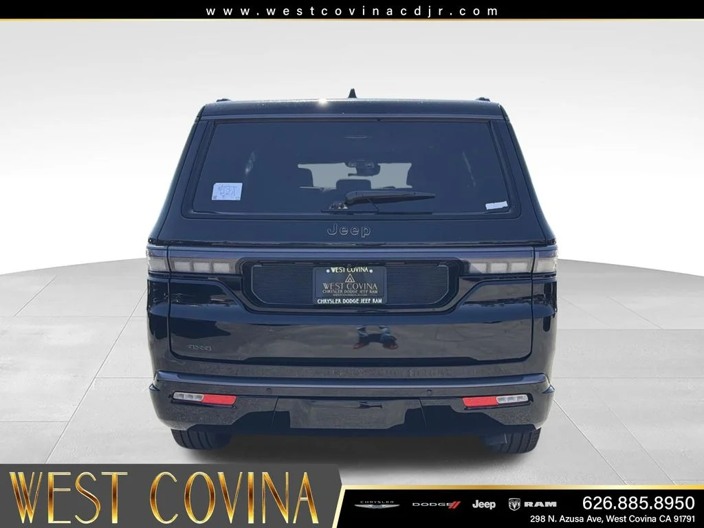 New 2026 High Gloss Black Exterior Paint Jeep Summit Reserve image 9