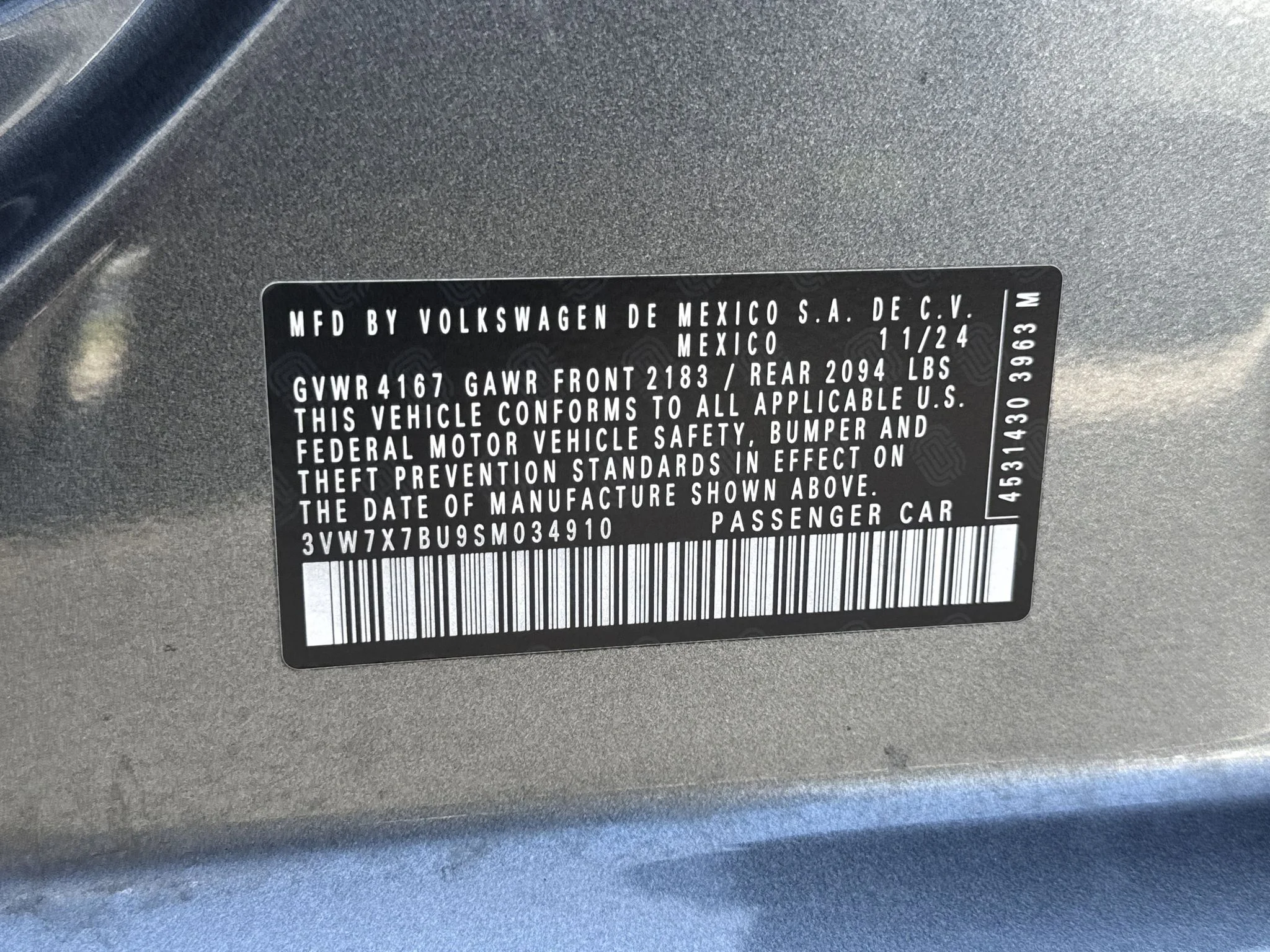 Certified Used 2025 Platinum Gray Metallic Volkswagen SE image 33