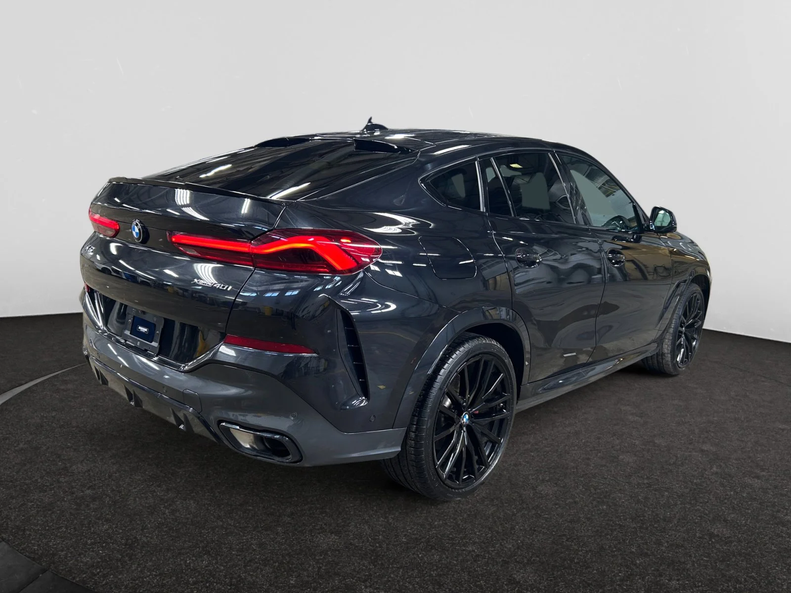 Used 2024 Black BMW xDrive40i image 5