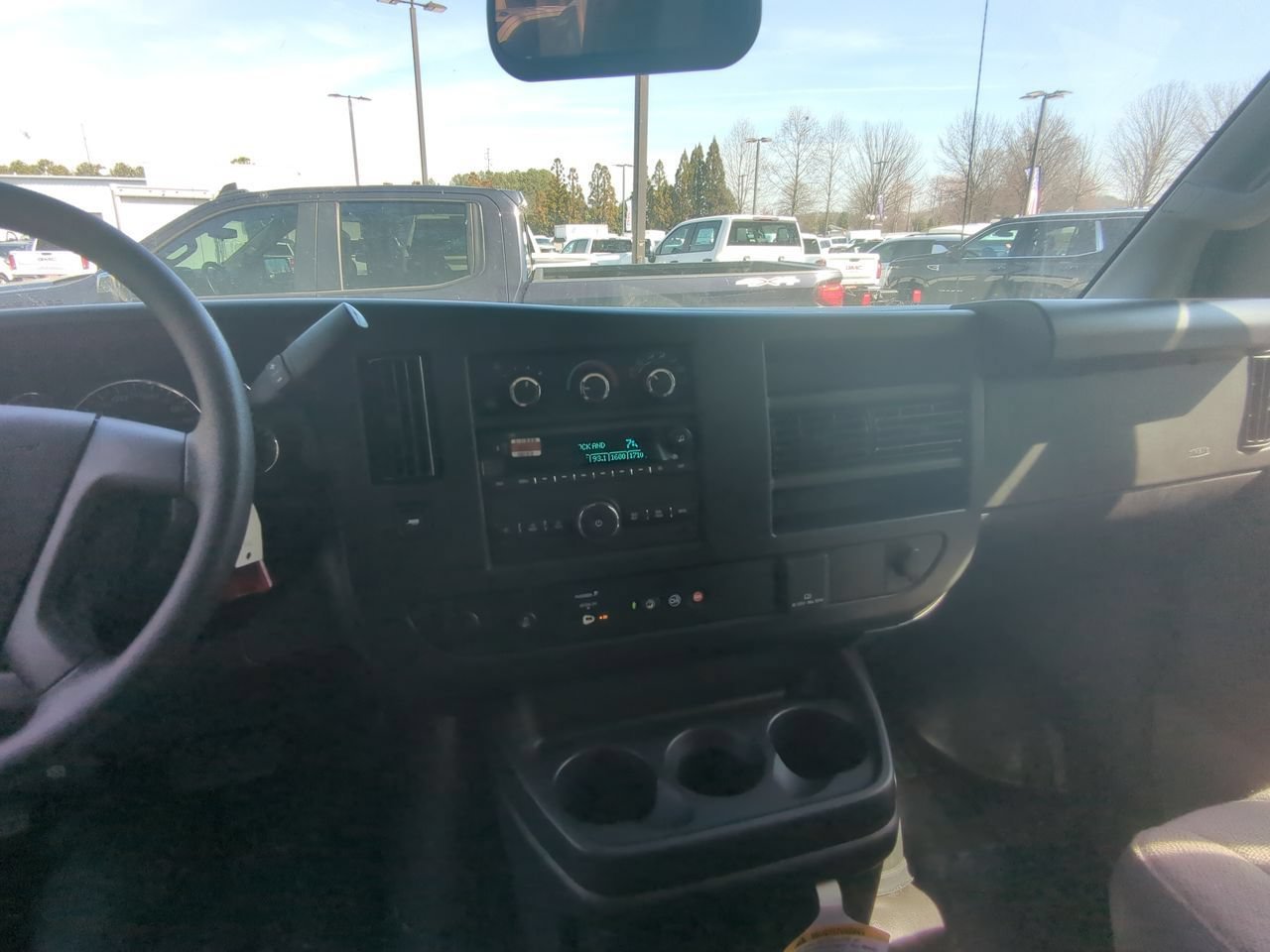 New 2025 Summit White GMC 1WT image 18
