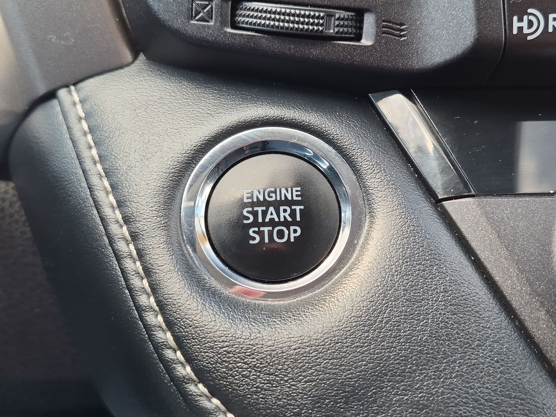 Used 2018 Super White Toyota XLE image 23