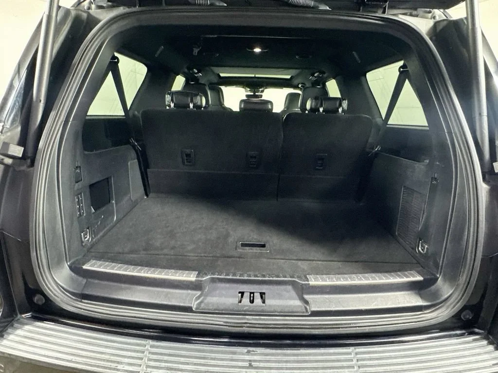 Used 2021 Black Lincoln Reserve image 33