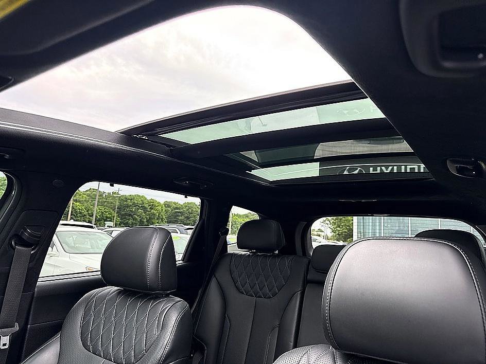 Used 2022 Hampton Gray Hyundai Calligraphy image 21