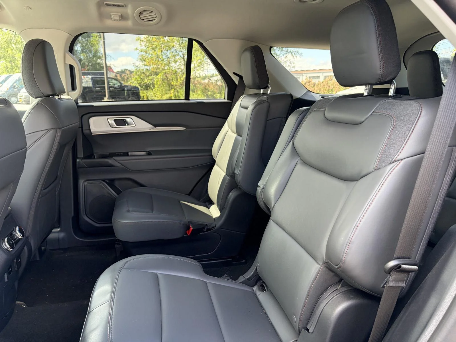 New 2026 Space White Metallic Ford Active image 9