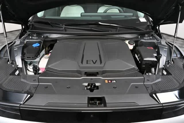 New 2026 Abyss Black Hyundai Limited image 11