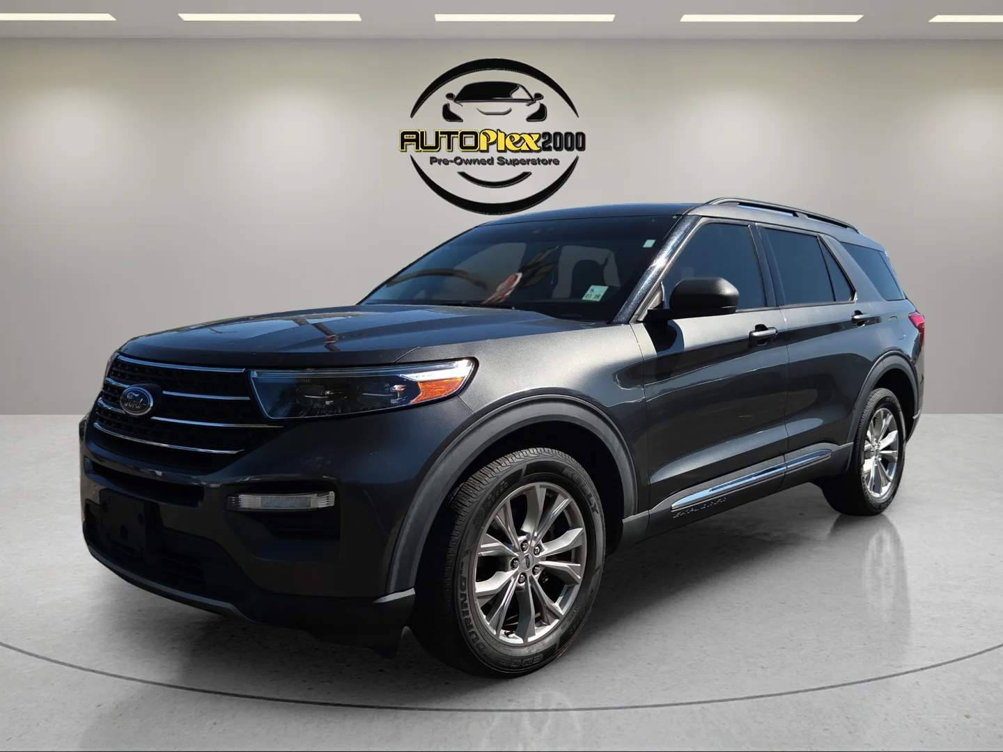 Used 2020 Gray Ford XLT image 3