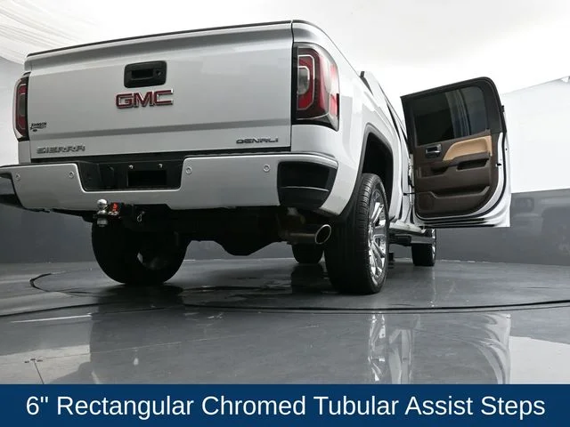 Used 2018 White GMC Denali image 37