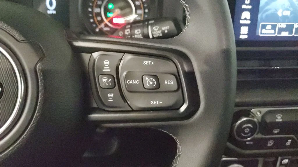 Used 2026 White Jeep Sport S image 30
