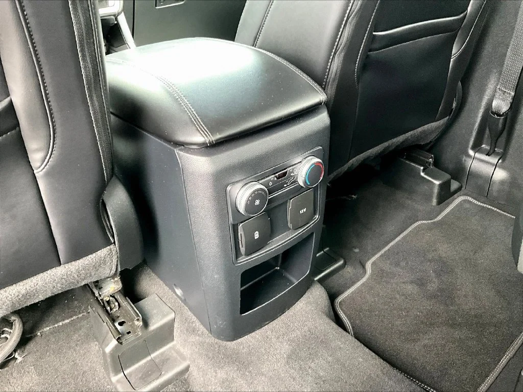 Used 2021 Black Ford XLT image 12
