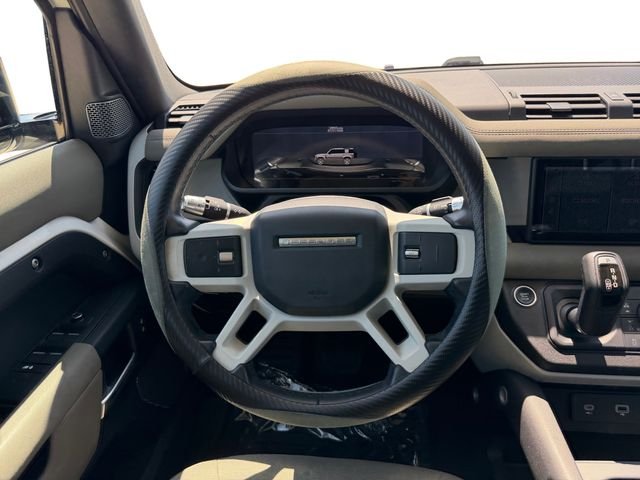 Used 2020 White Land Rover S image 13